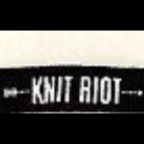 🎄Victoria Secret Silky Soft Skirts. Tie Dye Look or Black Floral. Elastic Waist - Picture 9 of 10